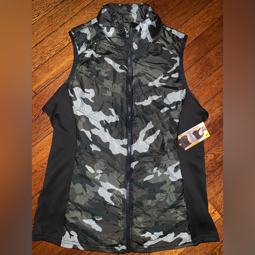 AVIA CAMOUFLAGE QUILTED VEST💚NWT